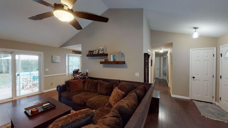 151 Pebblestone Ct, Willow Springs, NC 27592