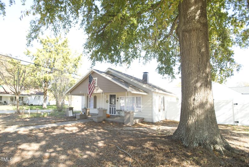 151 S Railroad St, Coats, NC 27521