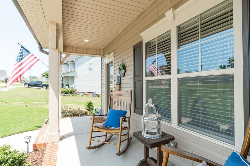151 Sharpstone Ln, Clayton, NC 27527