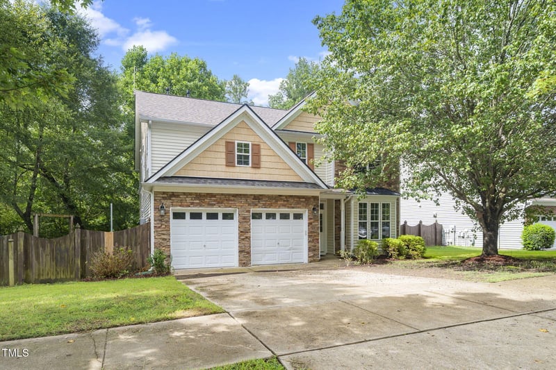 151 Stobhill Ln, Holly Springs, NC 27540