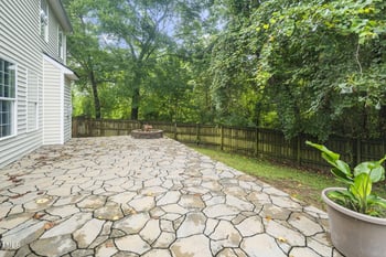 151 Stobhill Ln, Holly Springs, NC 27540