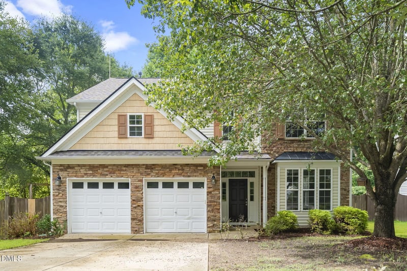151 Stobhill Ln, Holly Springs, NC 27540