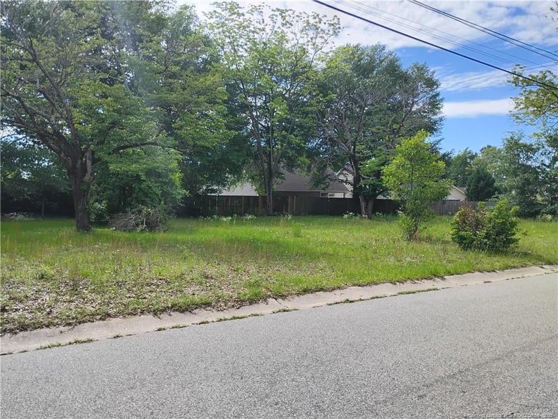 1510 Deal St, Fayetteville, NC 28306