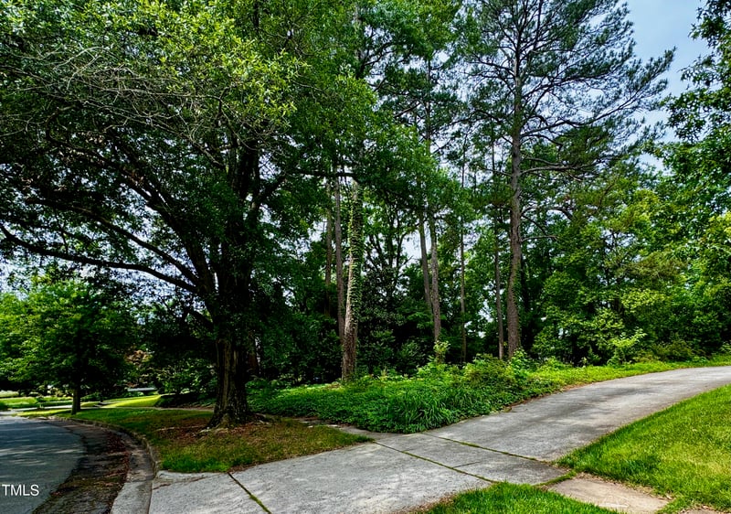 1510 Hermitage Ct, Durham, NC 27707