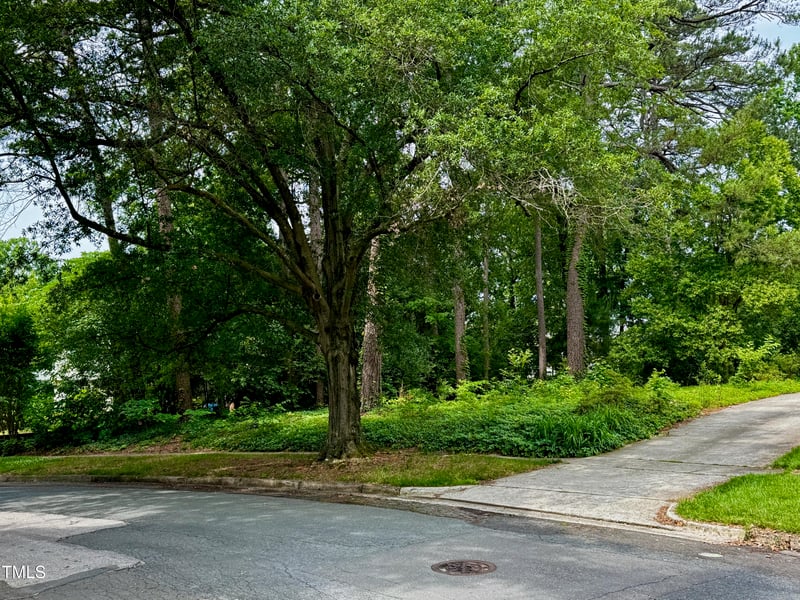 1510 Hermitage Ct, Durham, NC 27707