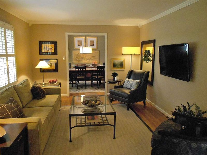 1511 Delmont Dr, Raleigh, NC 27606