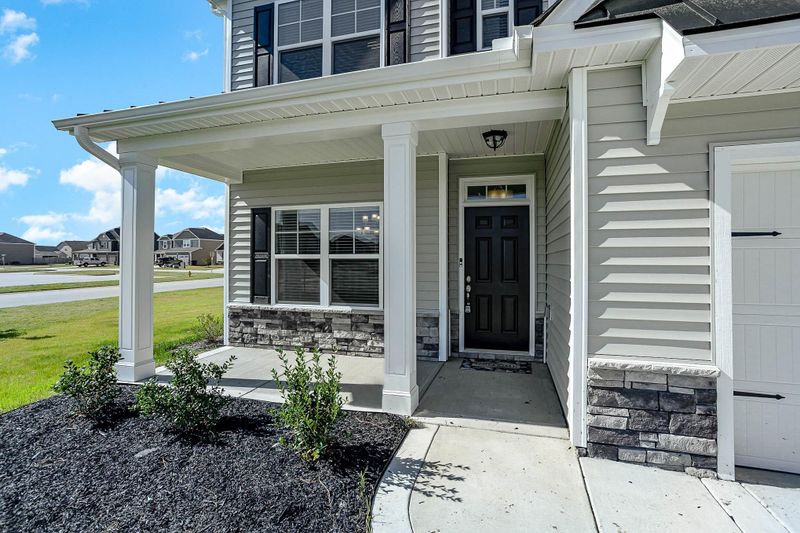 1512 Blue Ribbon Ln, Hope Mills, NC 28348