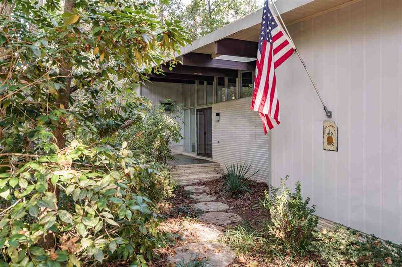 1512 Delmont Dr, Raleigh, NC 27606