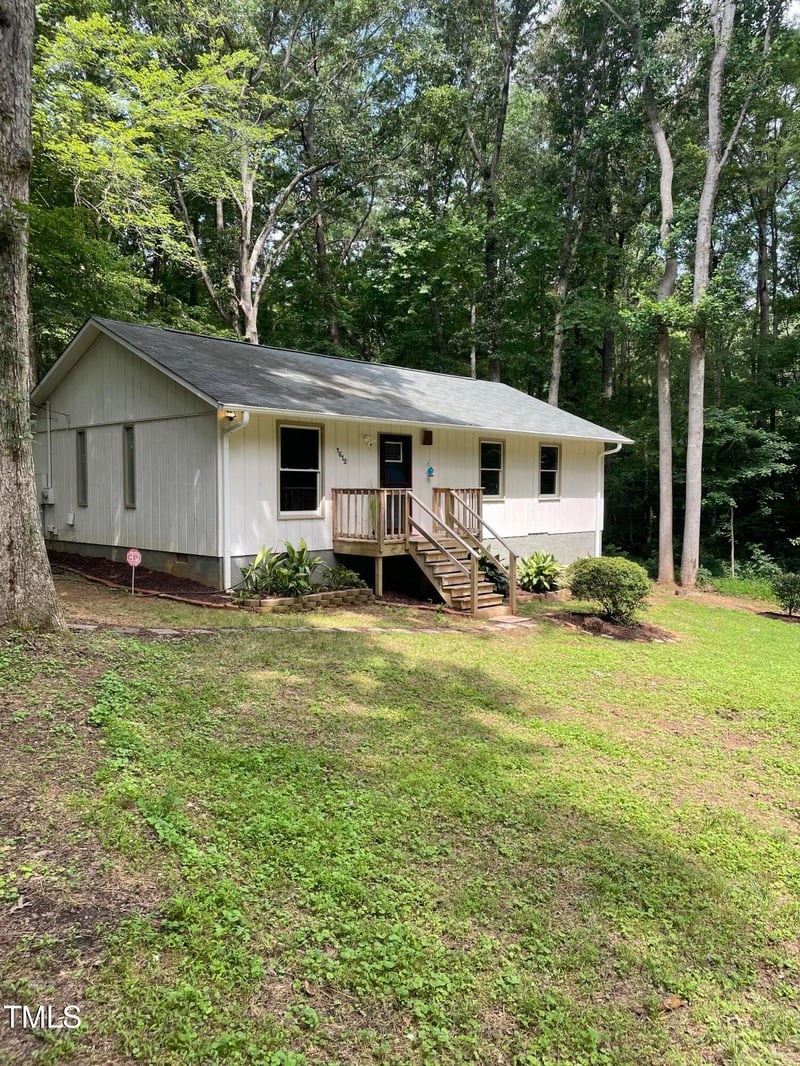1512 Edwards Dr, Chapel Hill, NC 27516