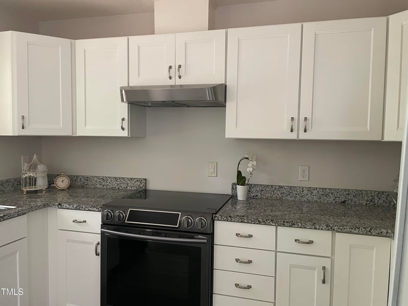 1512 Edwards Dr, Chapel Hill, NC 27516