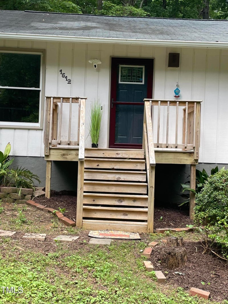 1512 Edwards Dr, Chapel Hill, NC 27516