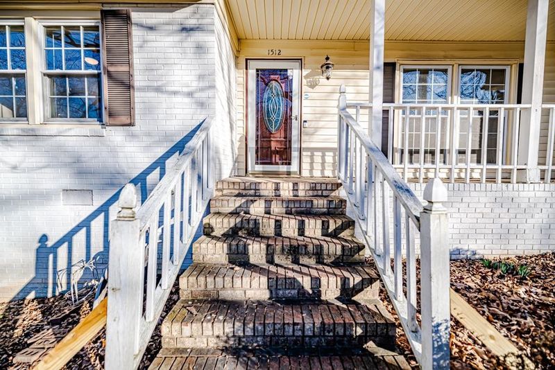 1512 Friendship Dr, Sanford, NC 27330