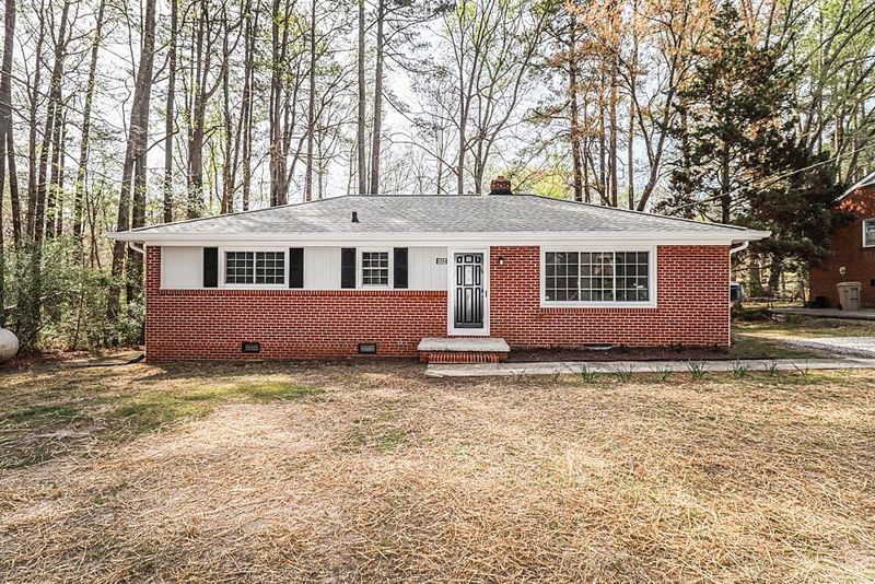 1512 Meadowbrook Dr, Garner, NC 27529