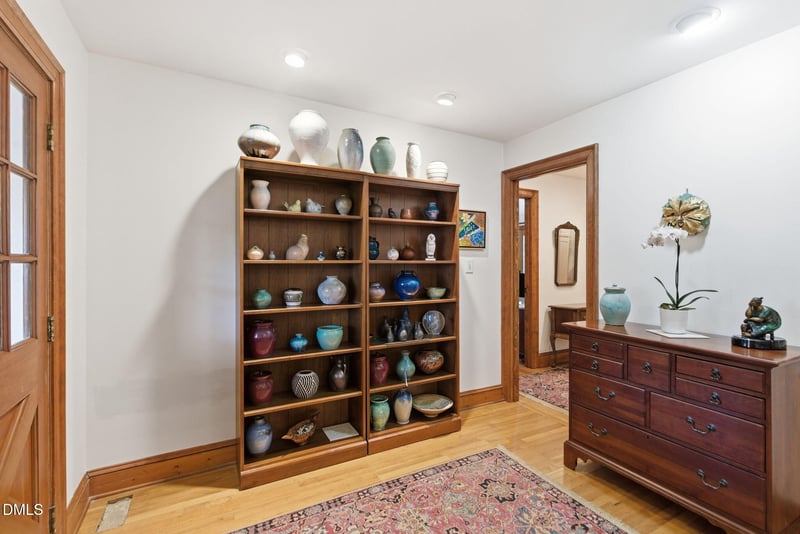 1513 Dellwood Dr, Raleigh, NC 27607