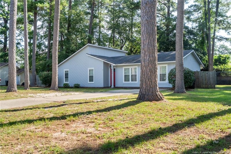 1513 Doncaster Dr, Fayetteville, NC 28304
