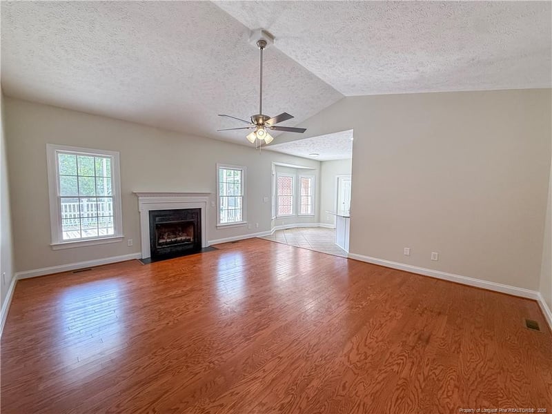 1513 Four Wood Dr, Fayetteville, NC 28312