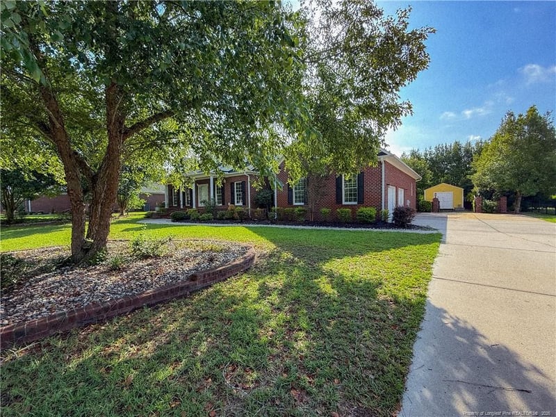 1513 Four Wood Dr, Fayetteville, NC 28312