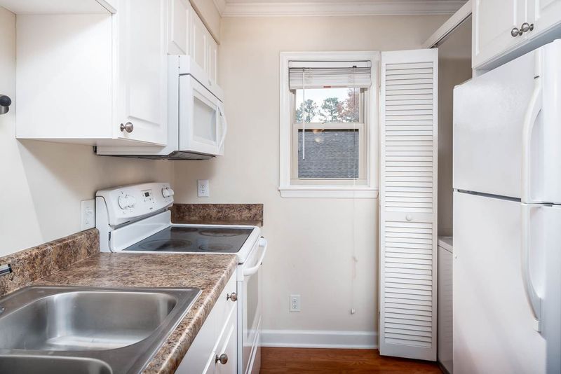 1513 E Franklin St #108-A, Chapel Hill, NC 27514
