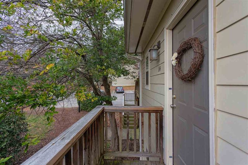 1513 E Franklin St #E, Chapel Hill, NC 27514