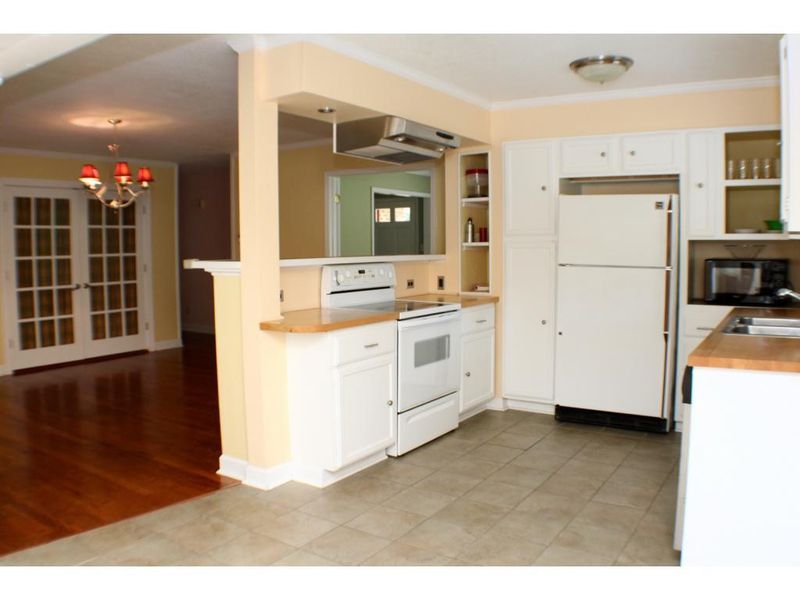1513 Keogh St, Burlington, NC 27215