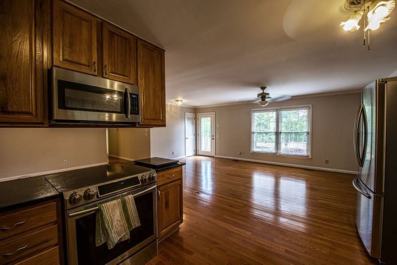 1513 Pearces Rd, Zebulon, NC 27597