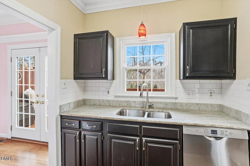 1513 Village Glenn Dr, Raleigh, NC 27612