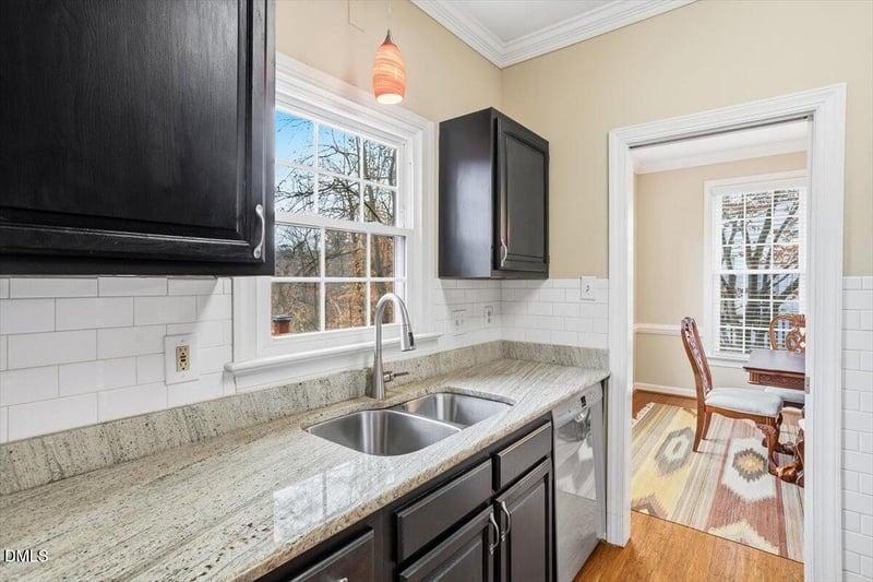 1513 Village Glenn Dr, Raleigh, NC 27612