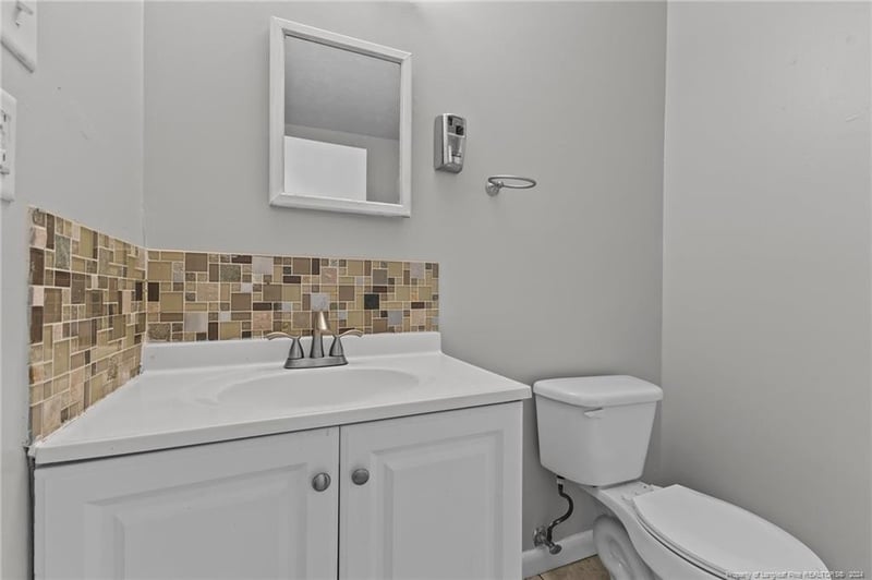 1514 Grandview Dr, Fayetteville, NC 28314