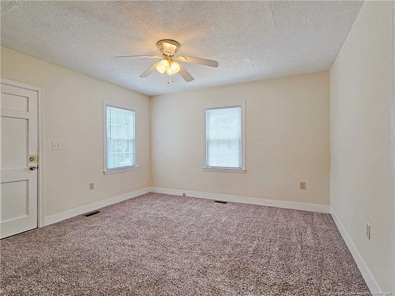 1515 Ashford Ave, Fayetteville, NC 28305