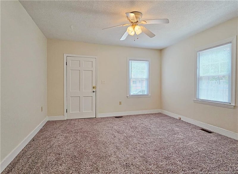 1515 Ashford Ave, Fayetteville, NC 28305