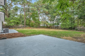 1515 Grandview Dr, Fayetteville, NC 28314