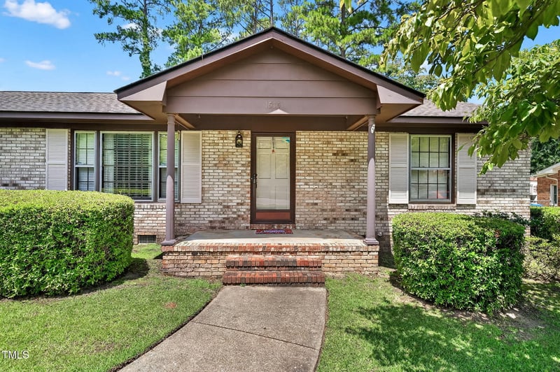 1515 Nicklaus Dr, Fayetteville, NC 28303