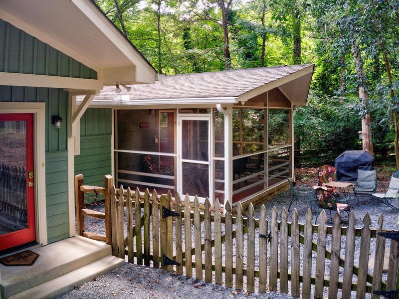 1515 Pinecrest Rd, Durham, NC 27705