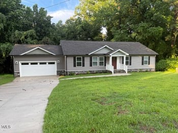 1516 Bragg St, Sanford, NC 27330