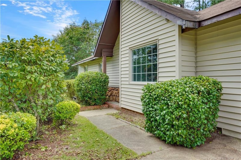 1516 Doncaster Dr, Fayetteville, NC 28304