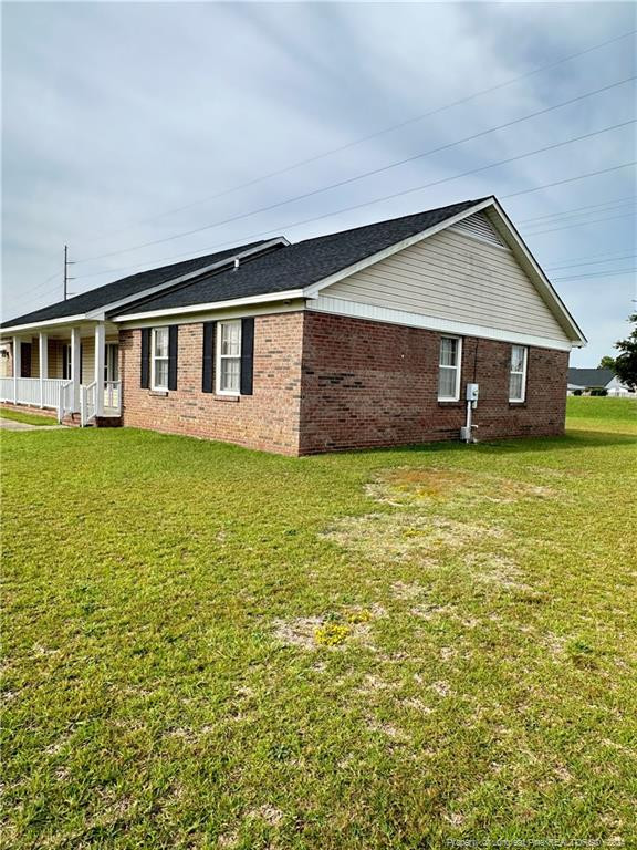 1516 Dovetail Dr, Fayetteville, NC 28314