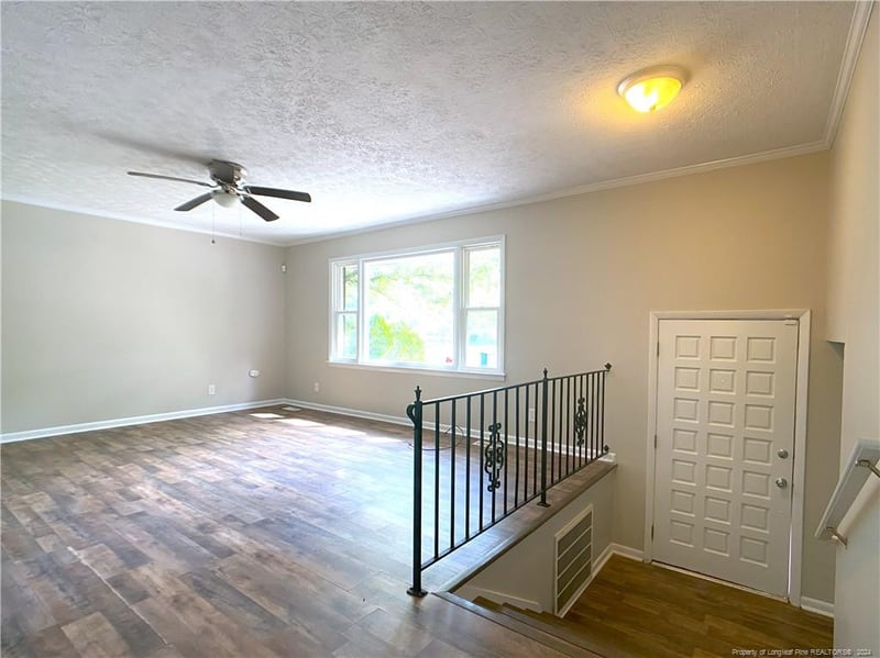 1516 Grandview Dr, Fayetteville, NC 28314