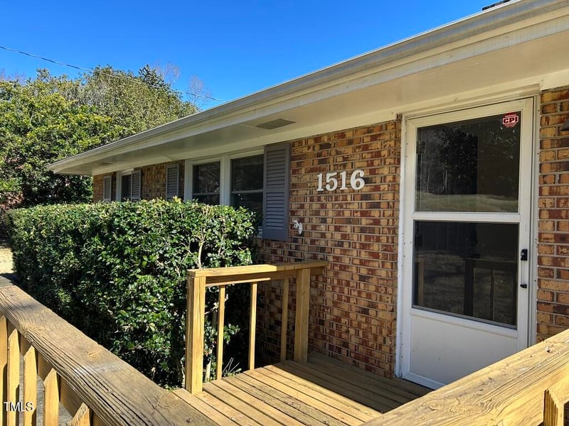 1516 Park Ln, Hillsborough, NC 27278