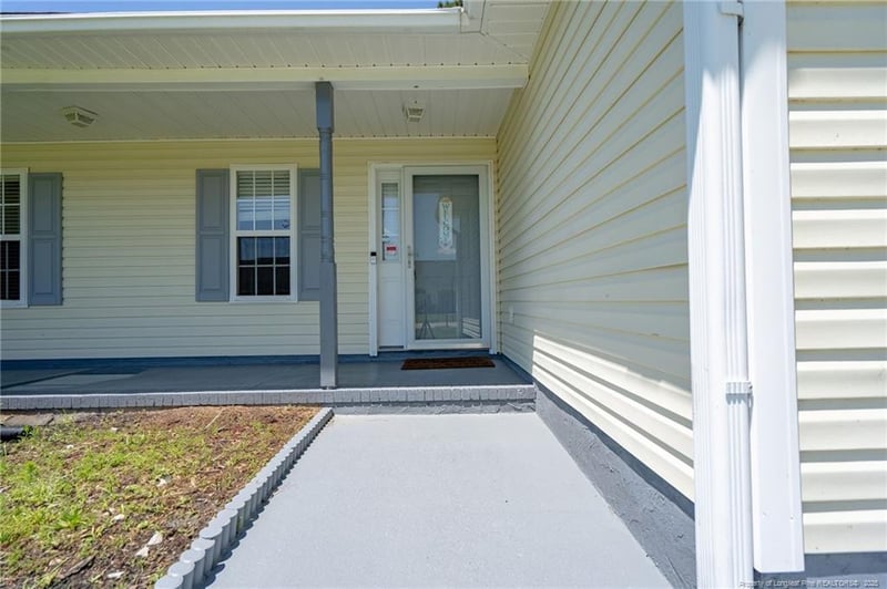 1516 Royal Springs St, Fayetteville, NC 28312