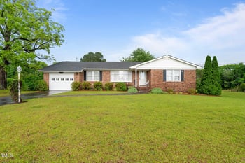 1517 Hodges Chapel Rd, Benson, NC 27504