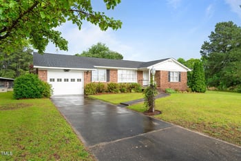 1517 Hodges Chapel Rd, Benson, NC 27504