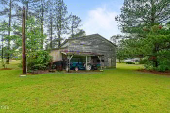 1517 Hodges Chapel Rd, Benson, NC 27504