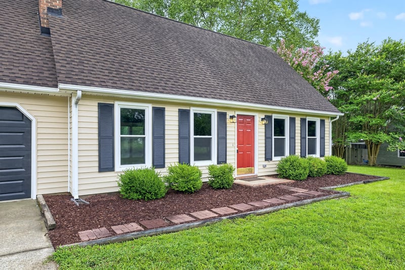 1517 Old Clayton Rd, Willow Springs, NC 27592
