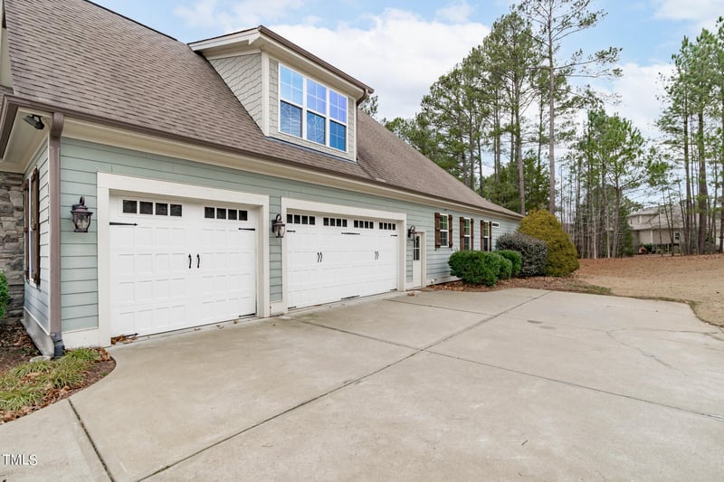1517 Sterling Lake Dr, Wake Forest, NC 27587