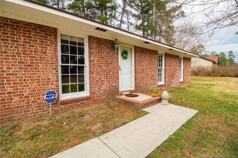 1518 Doncaster Dr, Fayetteville, NC 28304