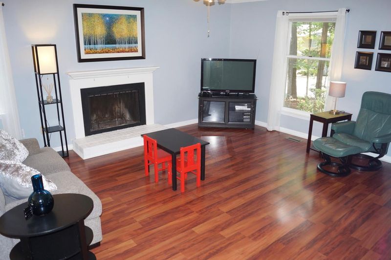 1518 Valley Rn, Durham, NC 27707