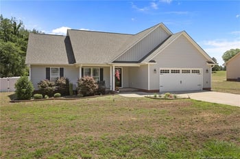 152 Goose Creek Cir, Dunn, NC 28334