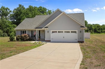 152 Goose Creek Cir, Dunn, NC 28334