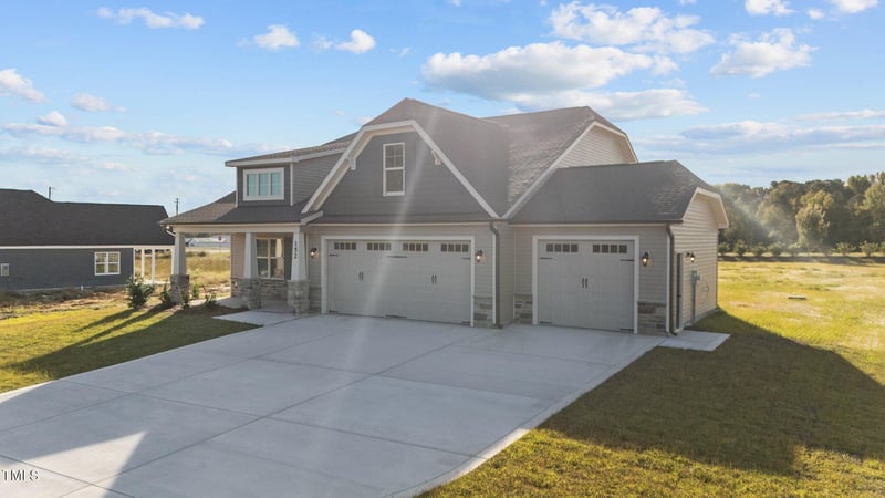 152 Oleander Ln, Sanford, NC 27332