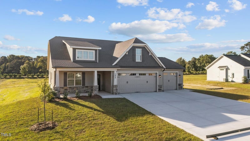 152 Oleander Ln, Sanford, NC 27332